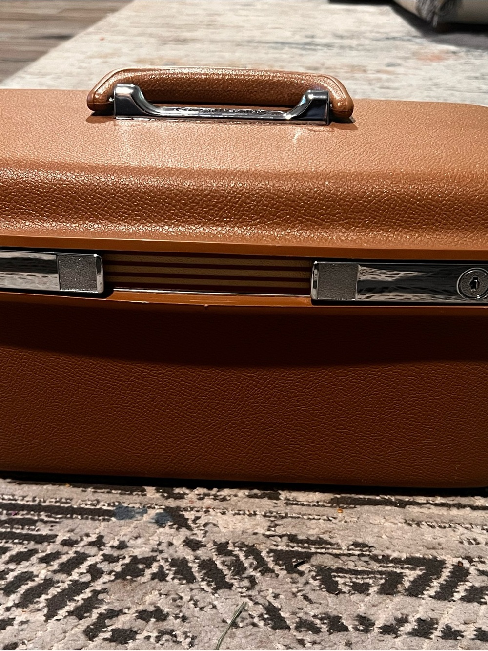 Samsonite Brown Men's Carry Case with Chrome Trim